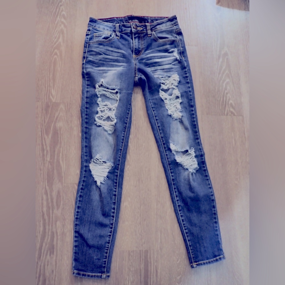 Jeans size 3 it won’t let me out size 3 without being juniors